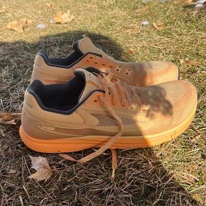 Men’s Altra Escalante Racer